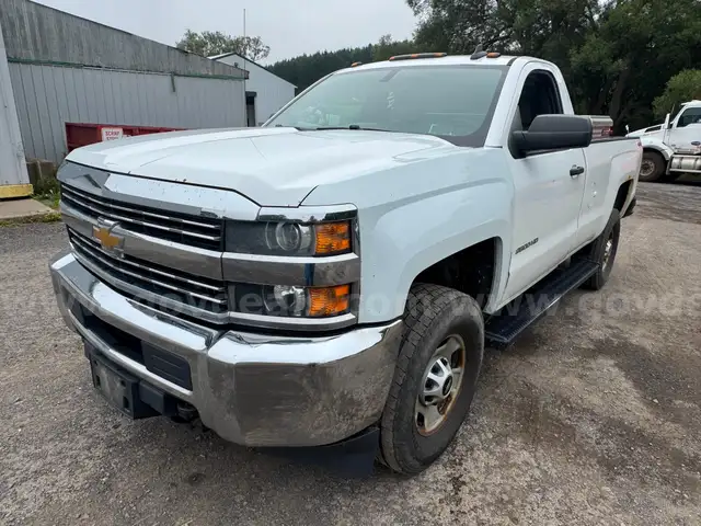 2015 Chevrolet Silverado 2500 Heavy Duty 4x4 Pickup