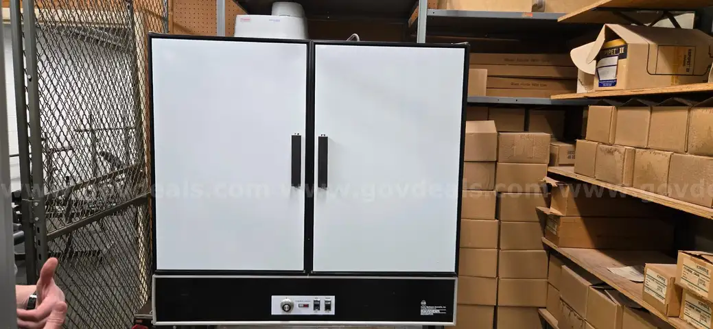 Curtin Matheson C1437 Equatherm Incubator