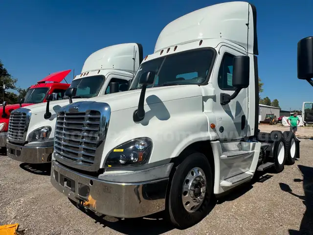 2018 Freightliner Cascadia 125 T/A 6X4 Day Cab Truck