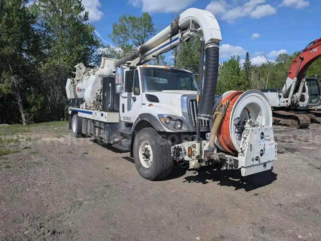 2009 Vac-Con Single Axel Flusher Truck