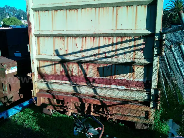 Sebright Compactor, Roll-off/haul-away