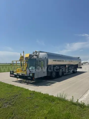 10,000 gallon fuel truck