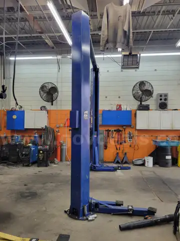 Bendpack 2 post lift