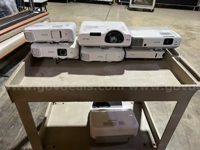 1 Lot (50) LCD Projectors - PARTS