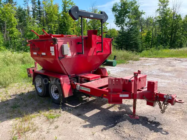 2014 Falcon 2-Ton Asphalt Hot Box