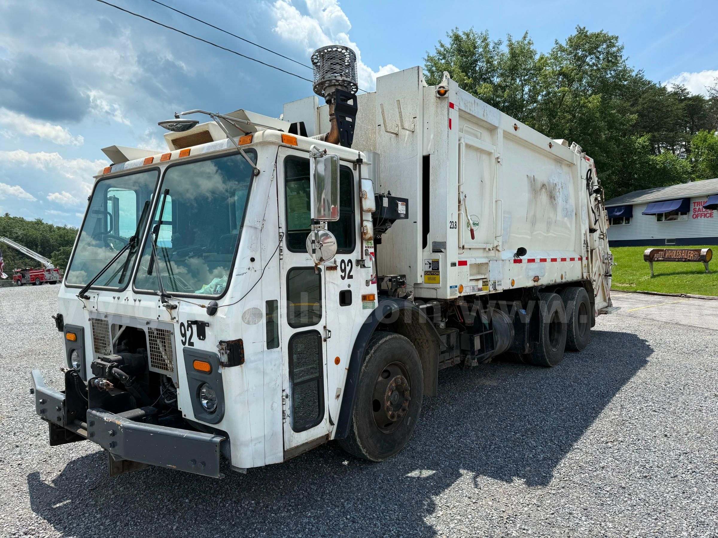 Photo of a 2003 Mack LEU613
