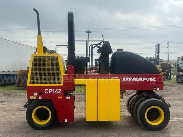 Dynapac CP142 Roller