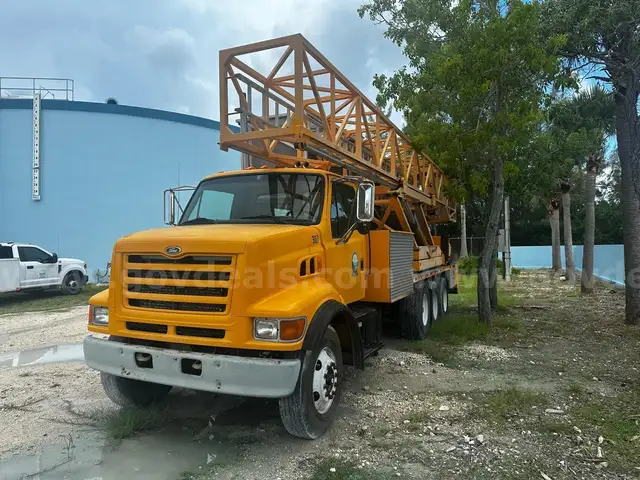 Moog model MBI 140-1,4/S  Bridge Inspection Truck