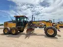 2018 John Deere 670G