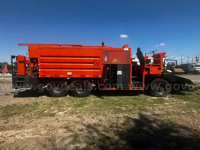 Bergkamp M1 continuous micro surfacing paver