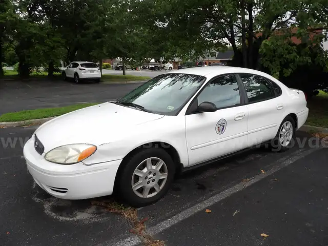 2006 Ford Taurus SE
