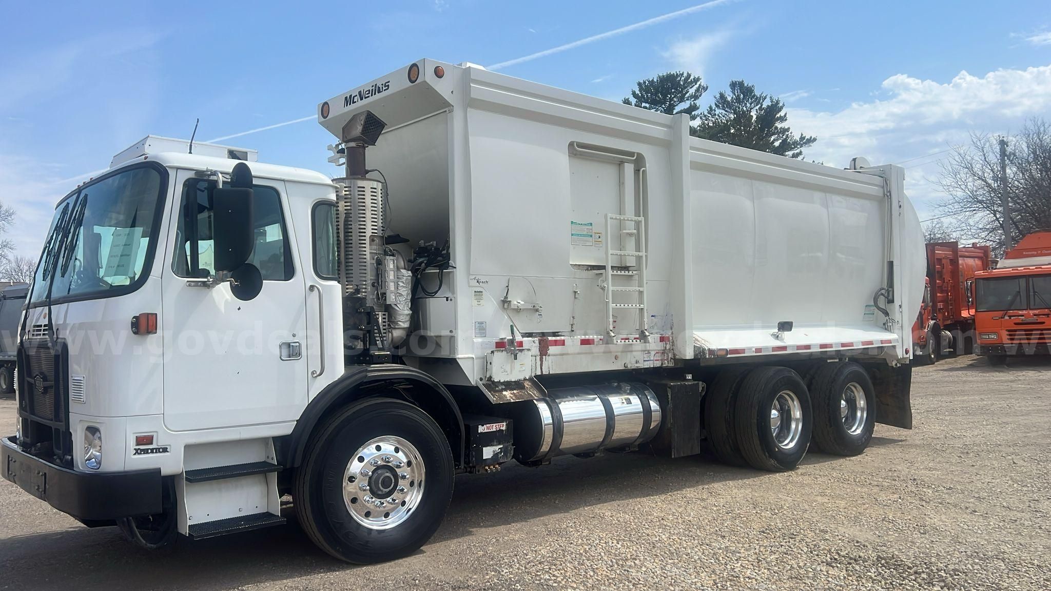 Photo of a 2015 Autocar Xpeditor