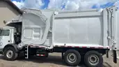 2014 Mack MRU613 McNeilus 30 Cu Yd Front Load Garbage Truck