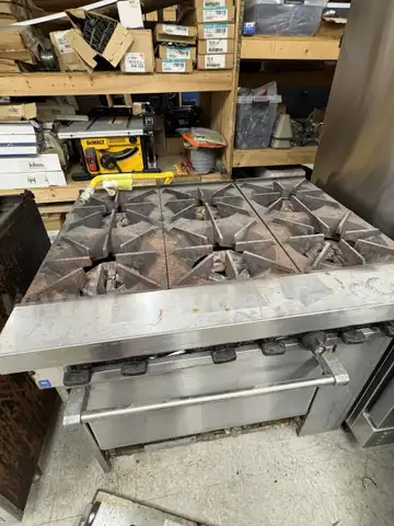 Garland 6 burner commercial range Model# S-6-26