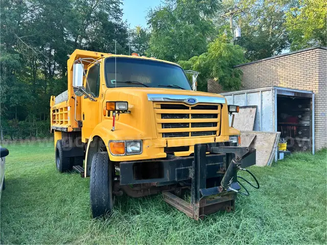 1997 Ford L8501 Dump Truck