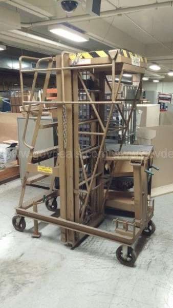 E-Z-Rizer Lift/Work Platform | GovDeals