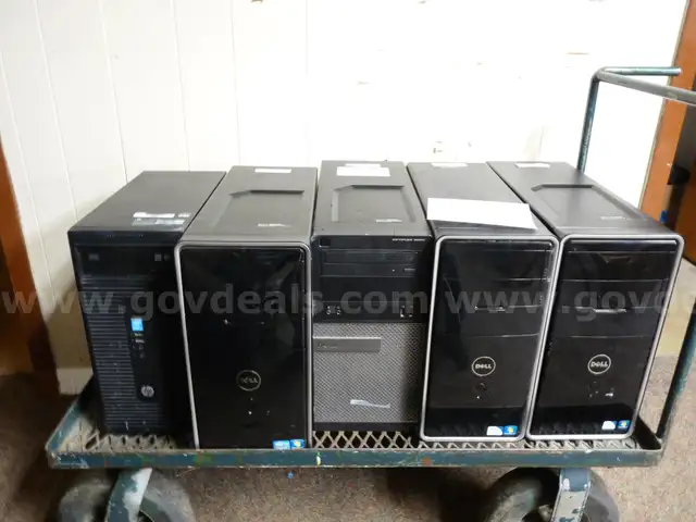5 working desktop computers