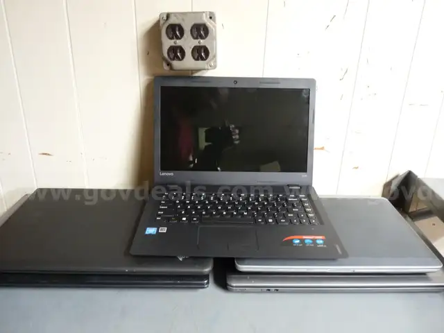 5 working laptops loaded w/ win 10