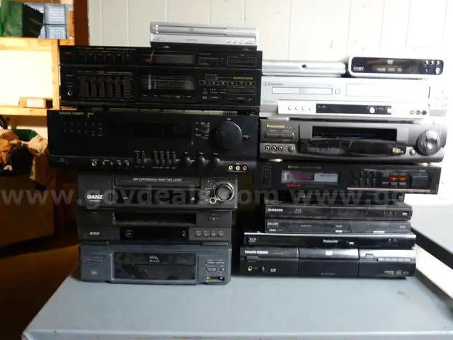 lot of 21 mixed electronics