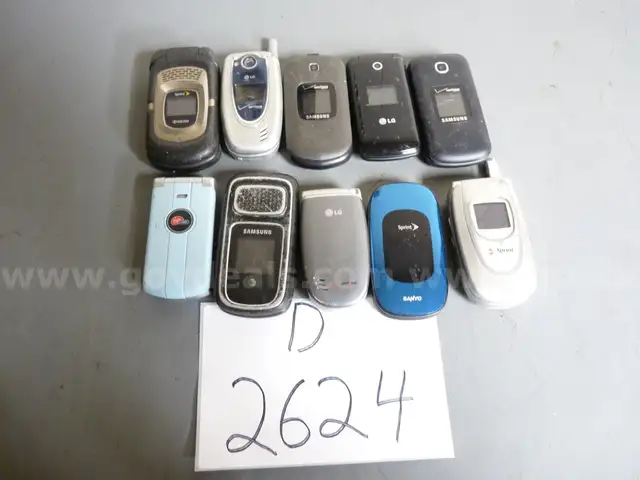 10 flip phones untested