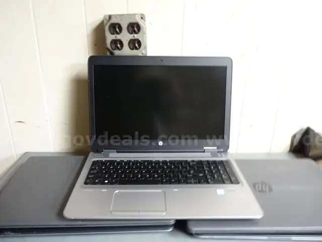 5 working laptops loaded w/ win 10