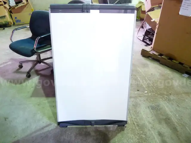 quartet magnetic dry-erase easel