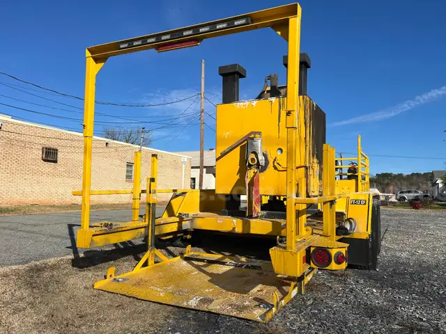 2010 Thermoplastic Pre-Melter Trailer