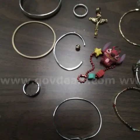 Lot of Jewelry &#x22;JM&#x22;