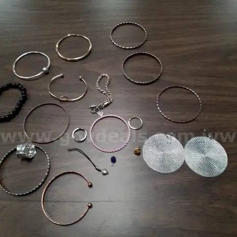 Lot of Jewelry &#x22;JM&#x22;