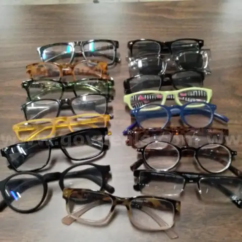 Lot of Standard Glasses (15) &#x22;JM &#x22;