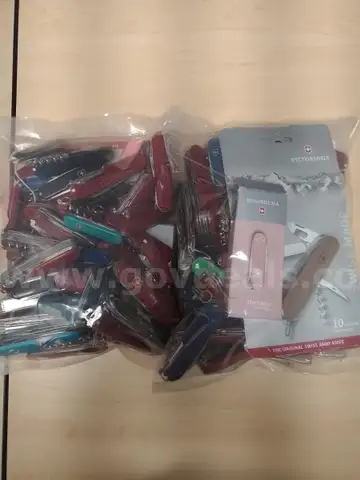 1 Lot of Victorinox Multi-Tools/Knives
