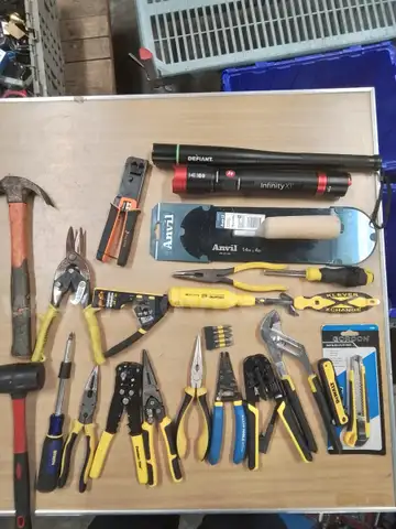 1 Lot of Miscellaneous Tools