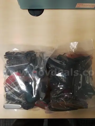 1 Lot of Multi-Tools/Knives