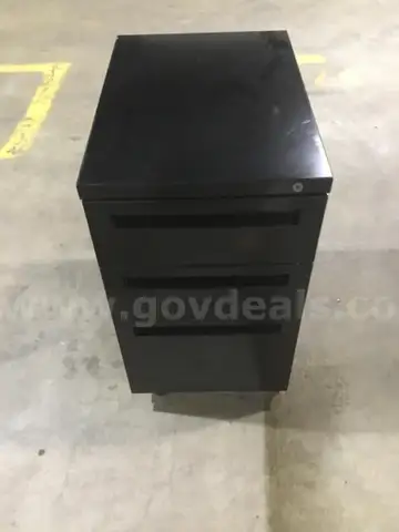 21 1/2 (LENGTH) x 15 (WIDTH) x 25 (HEIGHT) three drawer black metal filing cabinets (NO KEY LOCKS)  “DH”