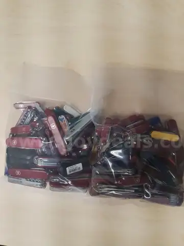 1 Lot of Victorinox Multi-Tools/Knives