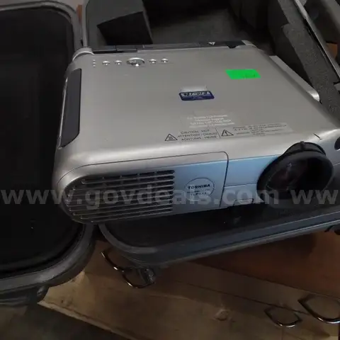 Toshiba TLP-671 LCD Projector "JM"