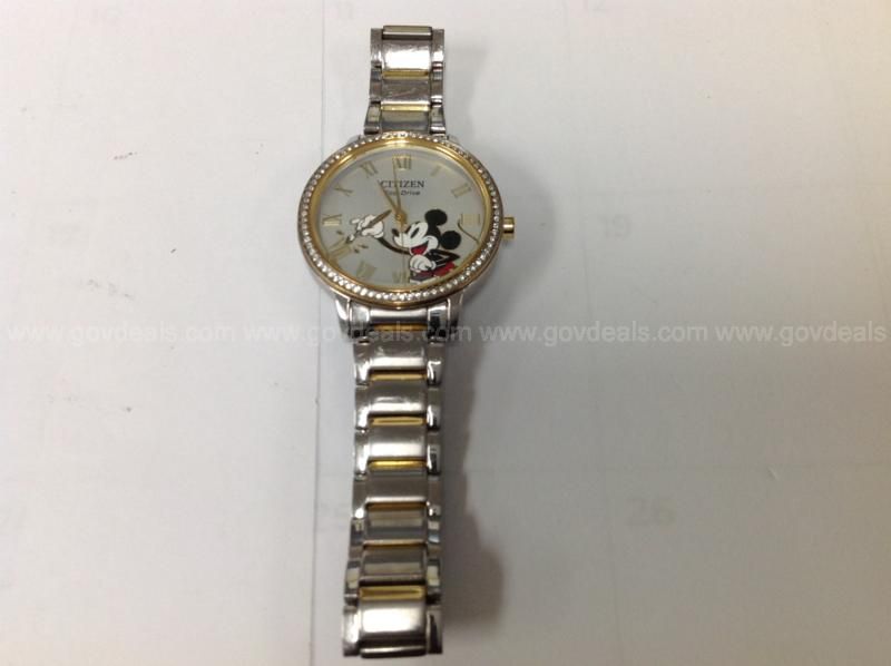 Mickey mouse outlet wrist watch