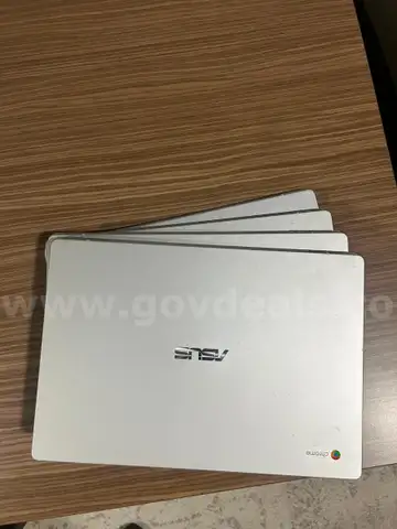 used Asus 15.6&#x22; Chromebooks