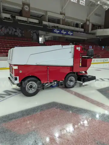 2010 Zamboni Model 545