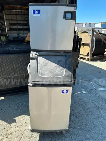 Manitowoc Ice Maker Half Cube Ice Machine w/ Bin