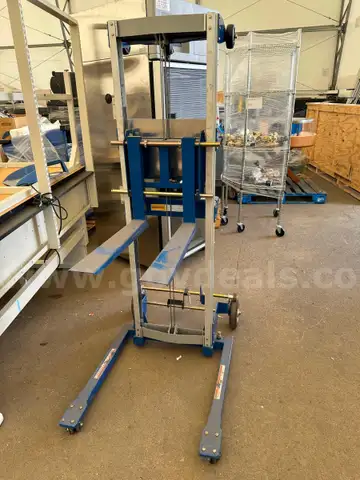 Genie GL4-BR Material Lift