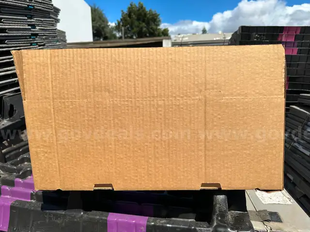Lot of 50x NEW 22&#x22; Cardboard Boxes