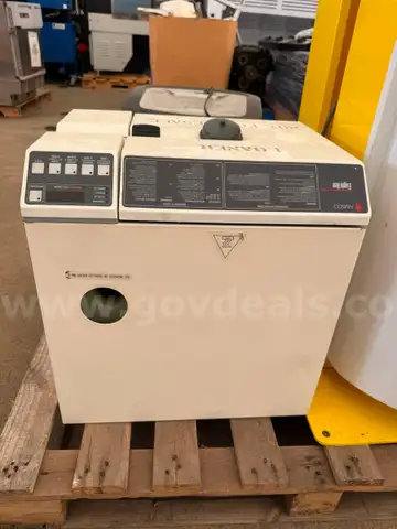 AMSCO Eagle Ten Autoclave Sterilizer