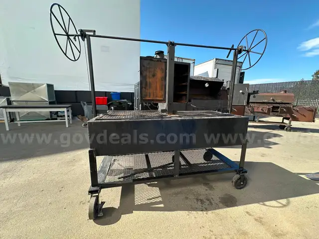 Santa Maria BBQ Style Barbecue Pit