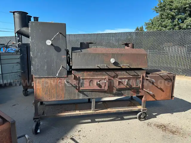 Klose Texas Style Barbecue Smoker Pit