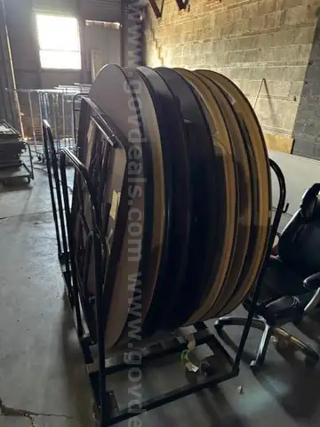12 round tables