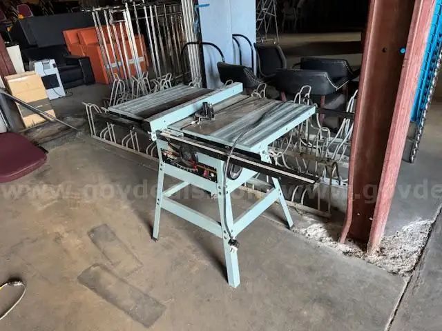 Delta table saw