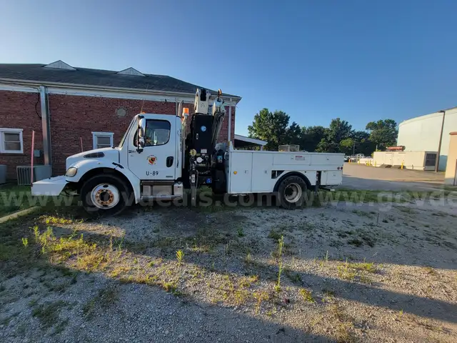V0686 U-89  2008 Freightliner M2 Medium Duty