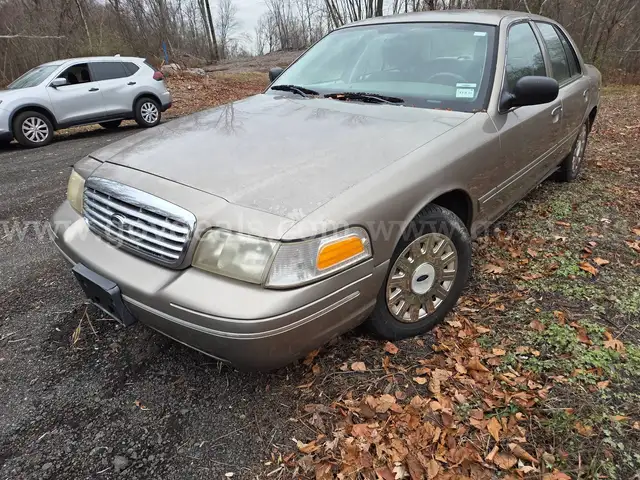 2004 Ford Crown Victoria
