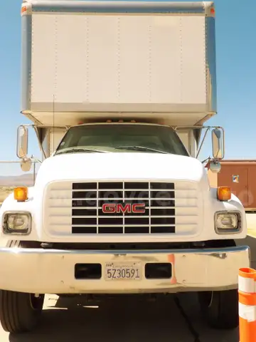 1999 GMC C7H042 Box Truck (PALMDALE, CA 2554394)
